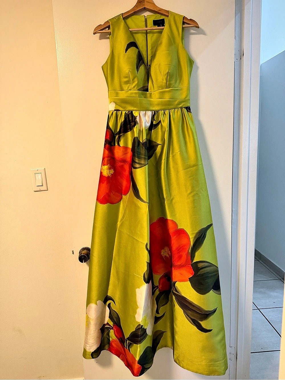 Donna Karan New York Floral Maxi Dress Size 2 Like New